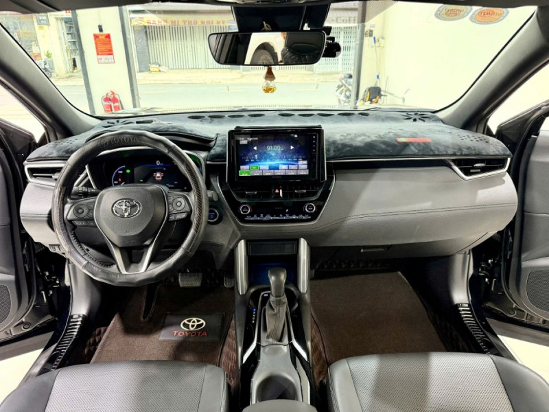 Toyota Corolla Cross Hybrid 2023 Odo 7014 Km