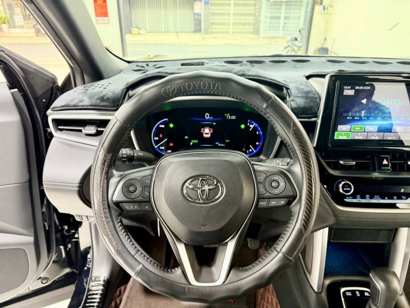 Toyota Corolla Cross Hybrid 2023 Odo 7014 Km