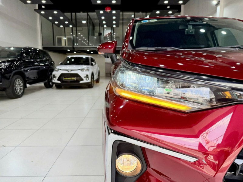 Toyota Veloz Cross Top 2023 Odo 14129 Km