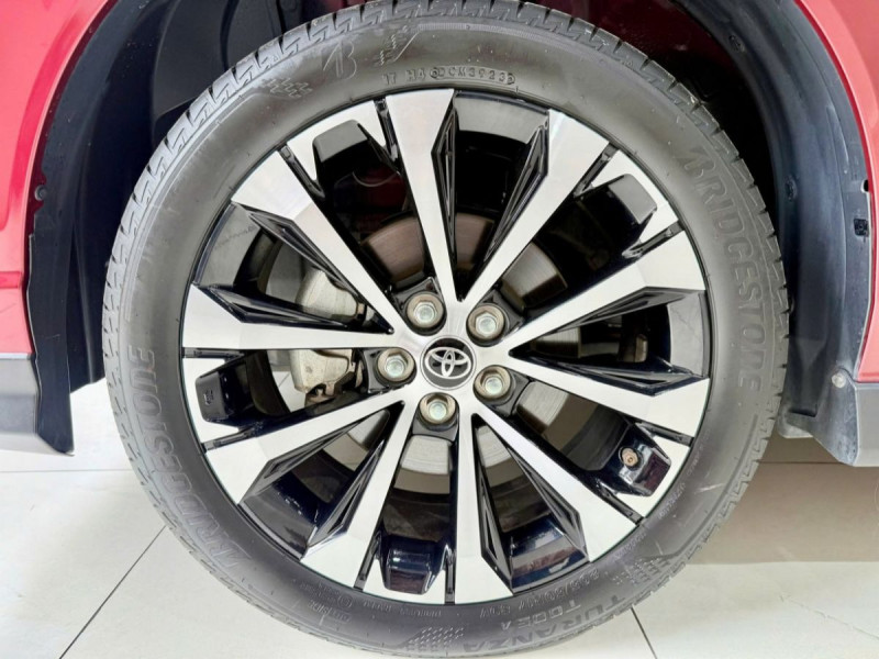 Toyota Veloz Cross Top 2023 Odo 14129 Km