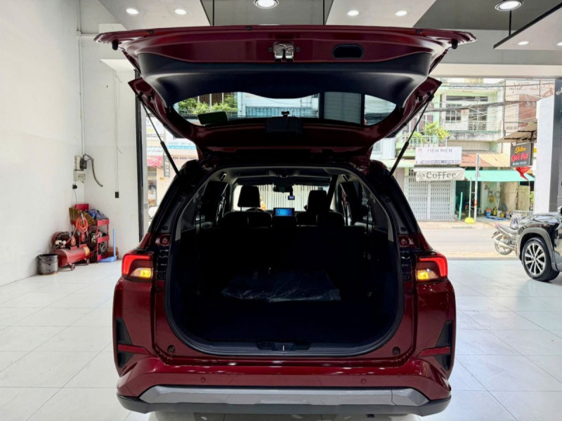 Toyota Veloz Cross Top 2023 Odo 14129 Km