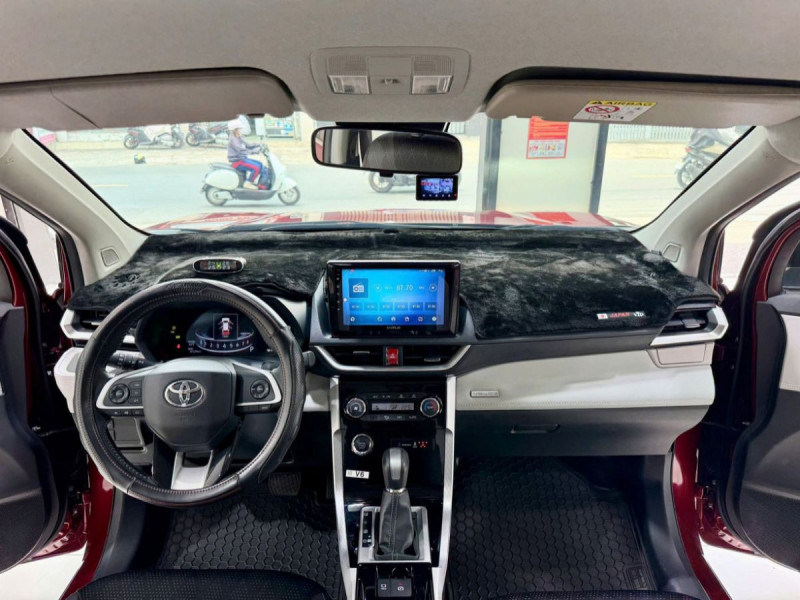 Toyota Veloz Cross Top 2023 Odo 14129 Km